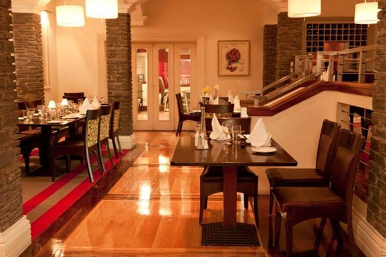Castle Hotel マクルーム エクステリア 写真