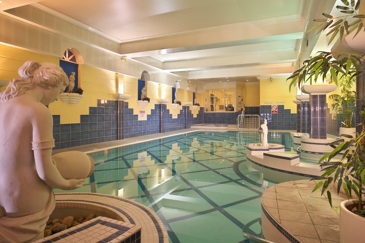 Castle Hotel マクルーム エクステリア 写真
