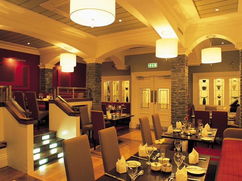Castle Hotel マクルーム エクステリア 写真