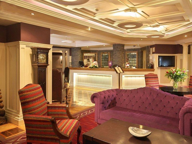 Castle Hotel マクルーム エクステリア 写真